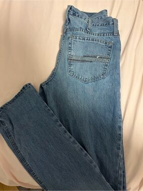 Cinch Women’s Light Blue Straight-Leg Jeans